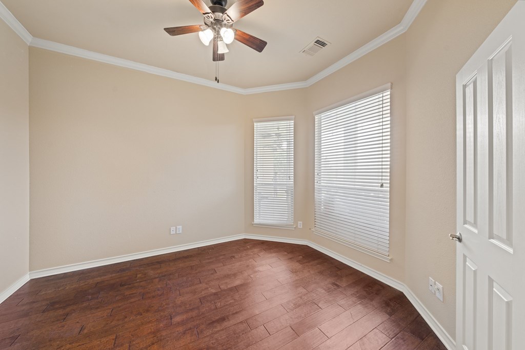 106 Mesquite Trl