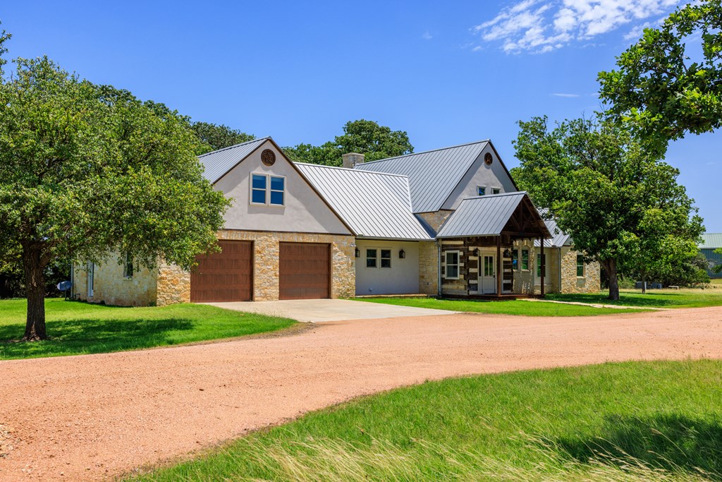 810 Clear Creek Rd