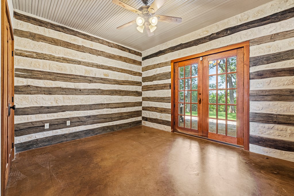 810 Clear Creek Rd