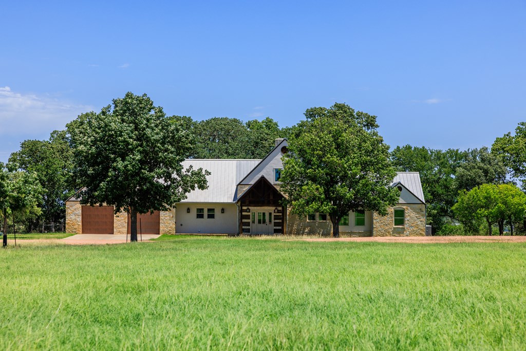 810 Clear Creek Rd