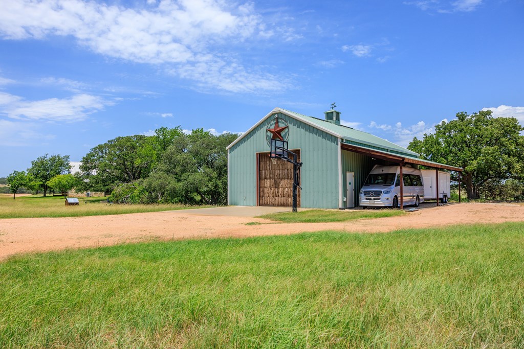 810 Clear Creek Rd
