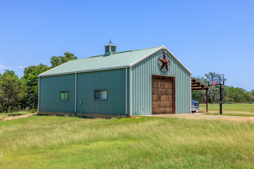 810 Clear Creek Rd