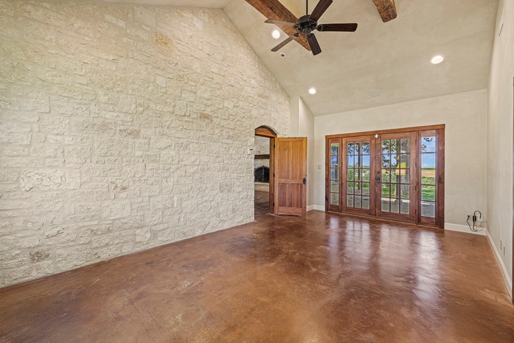 810 Clear Creek Rd