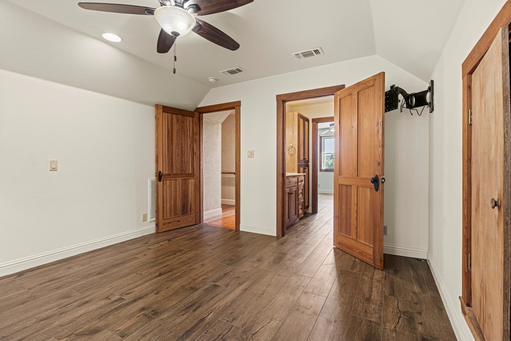 810 Clear Creek Rd