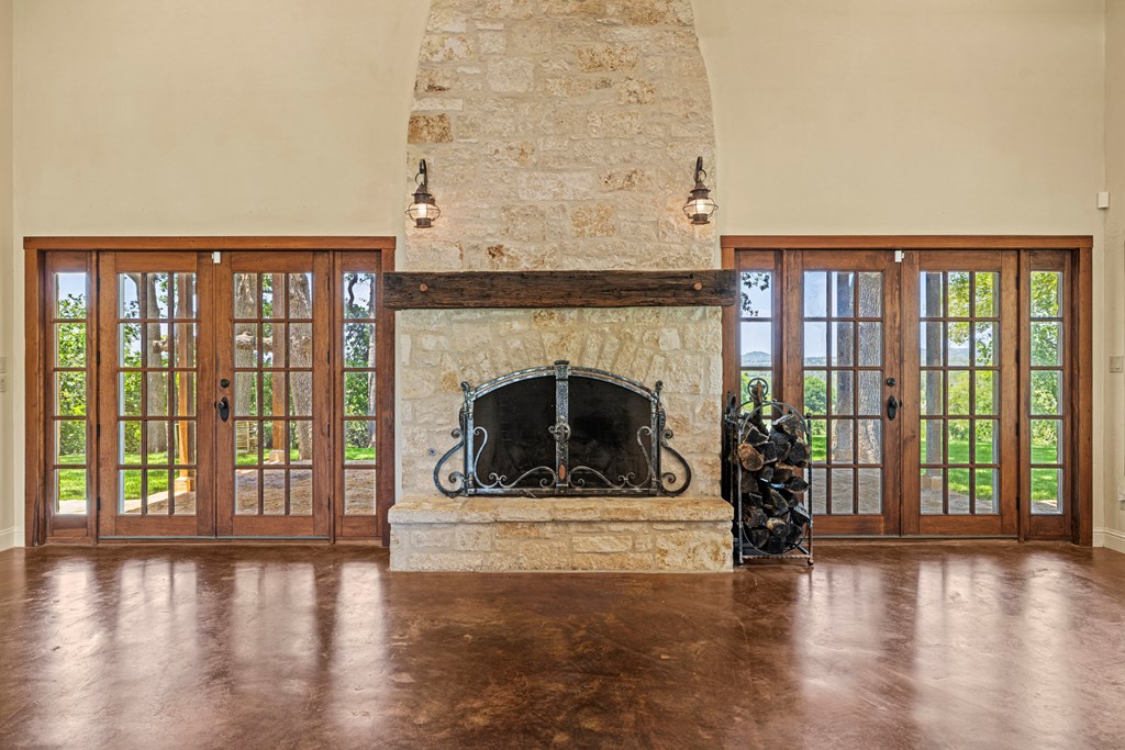 810 Clear Creek Rd