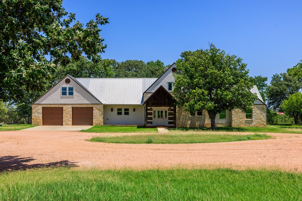 810 Clear Creek Rd