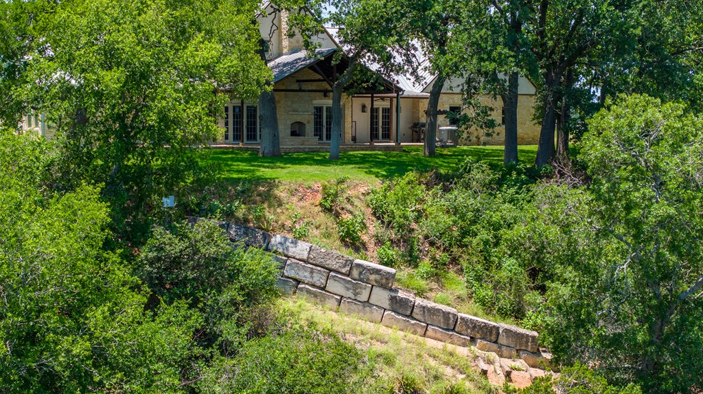 810 Clear Creek Rd