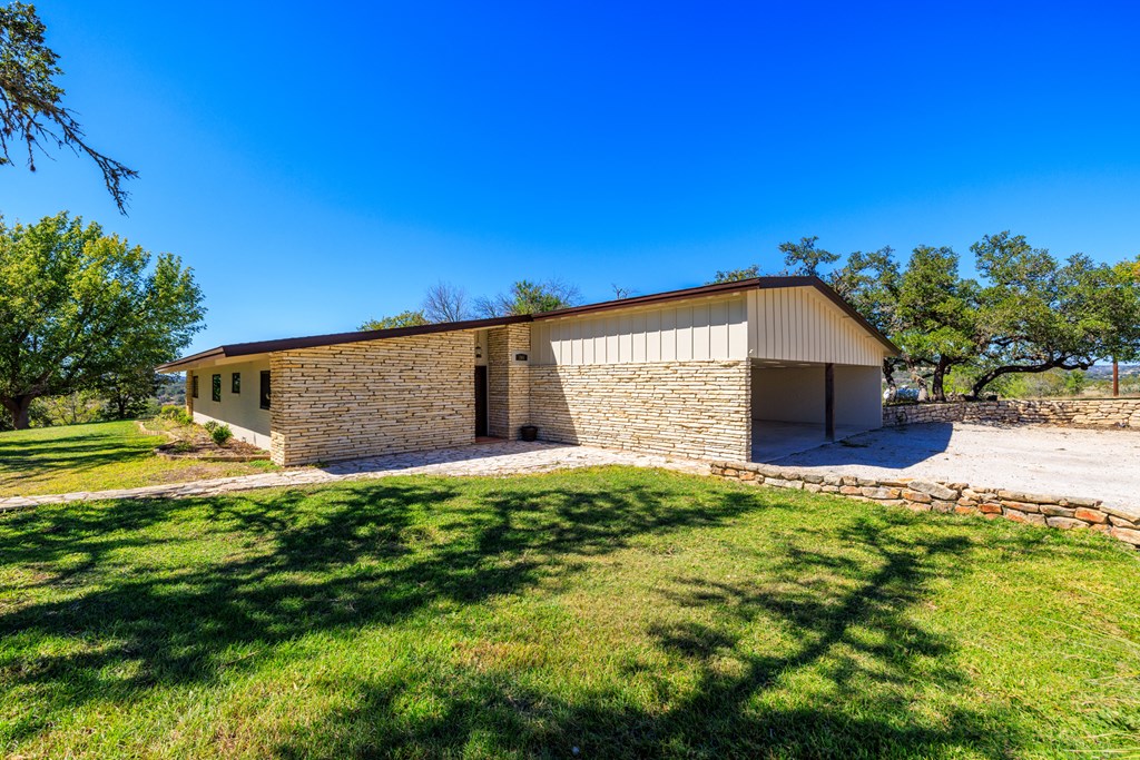 241 N US Hwy 87