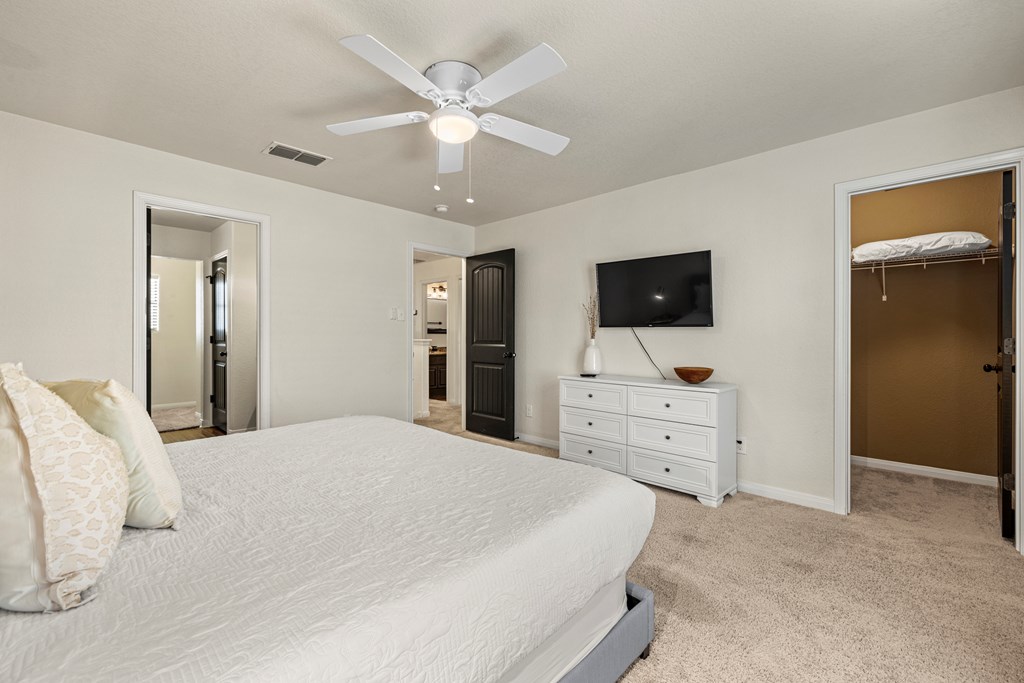 510 Mueller St 16