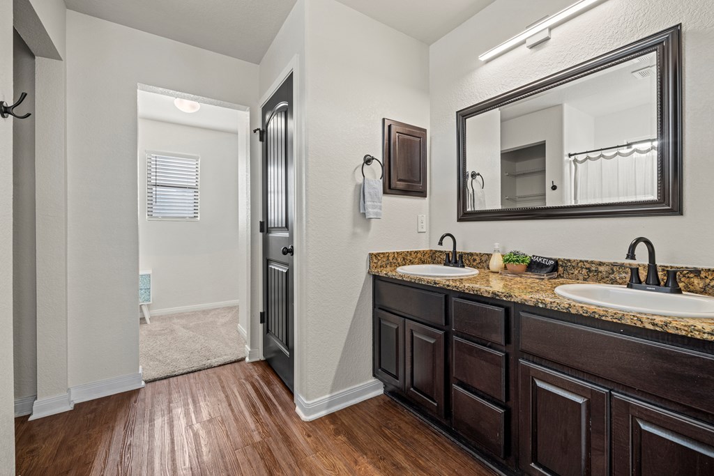 510 Mueller St 16