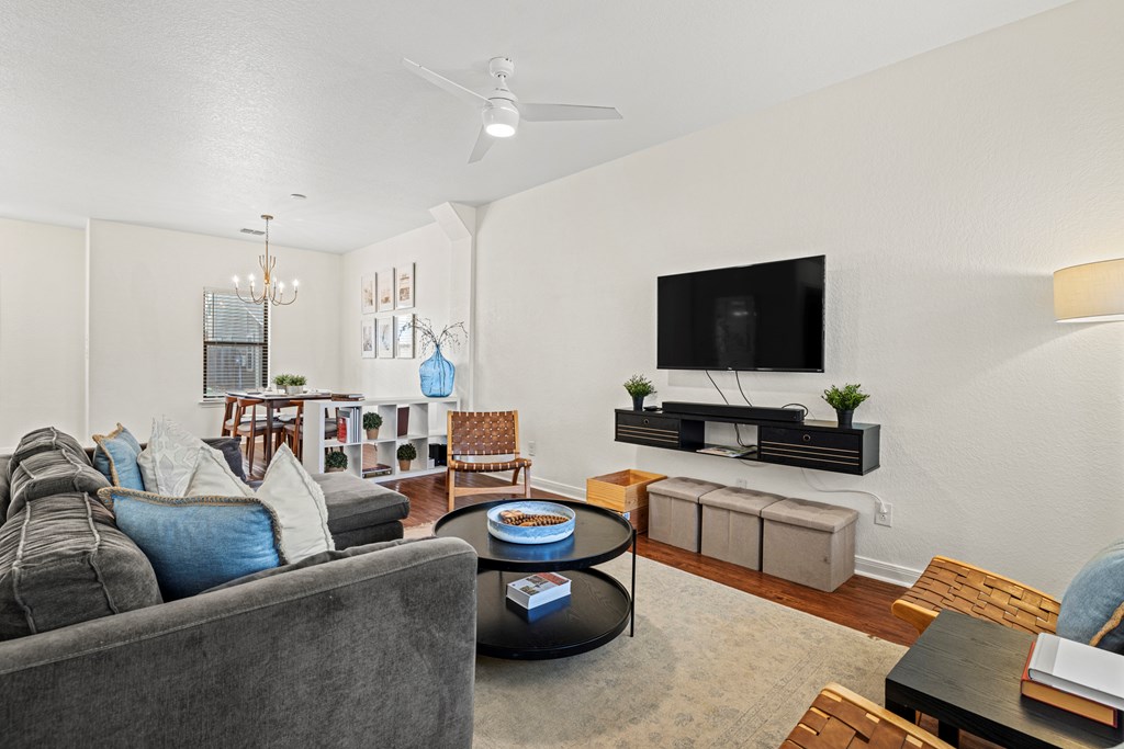510 Mueller St 16