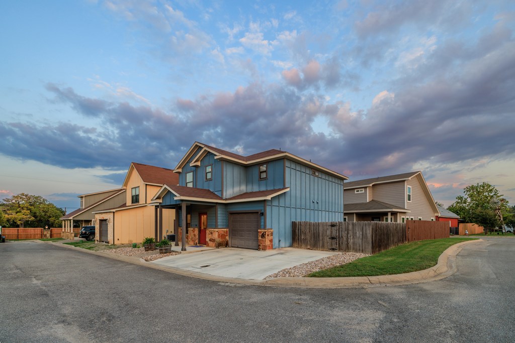 510 Mueller St 16