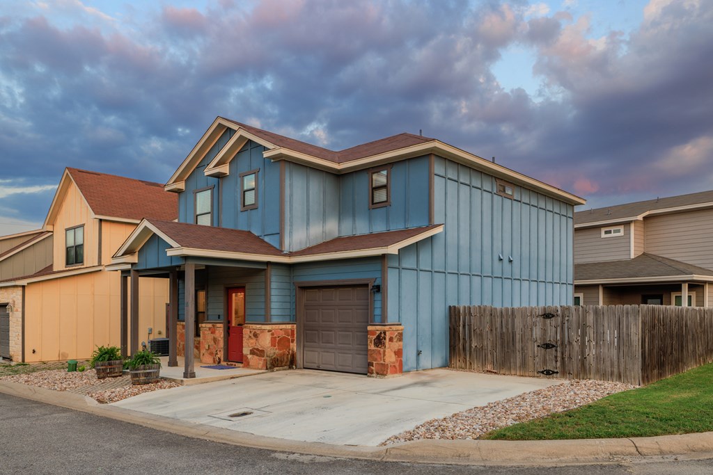 510 Mueller St 16