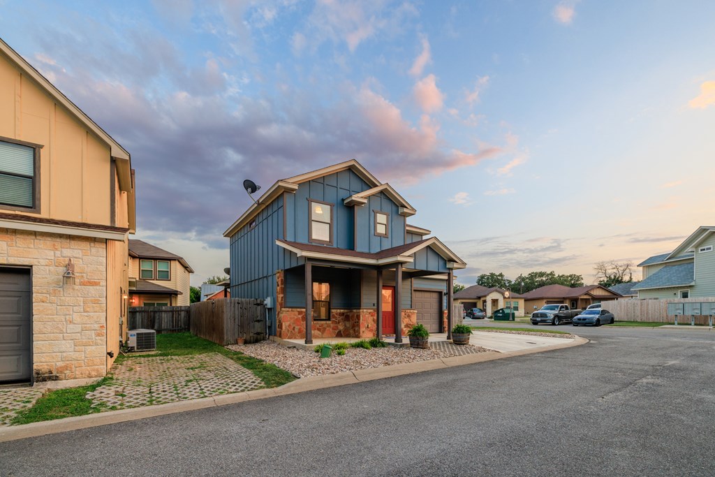510 Mueller St 16