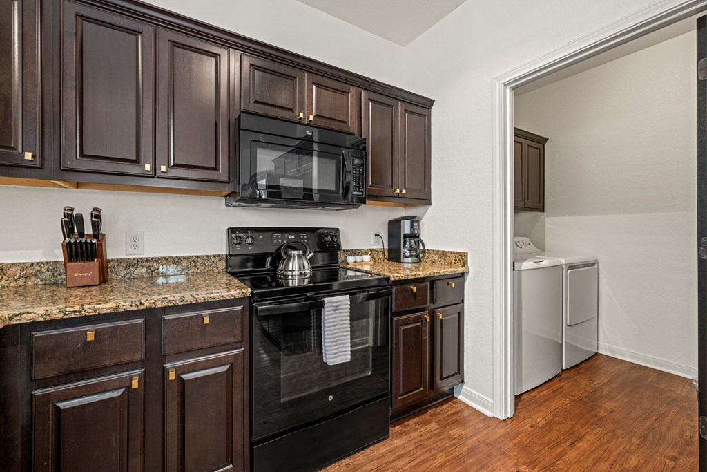 510 Mueller St 16