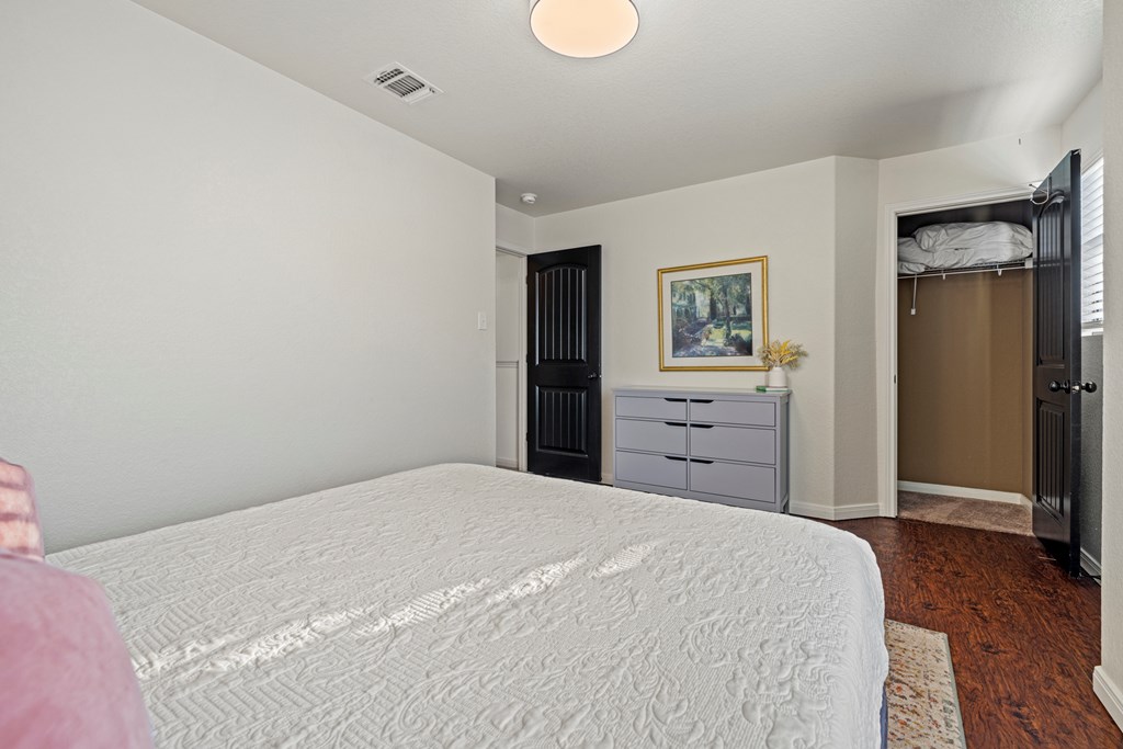 510 Mueller St 16