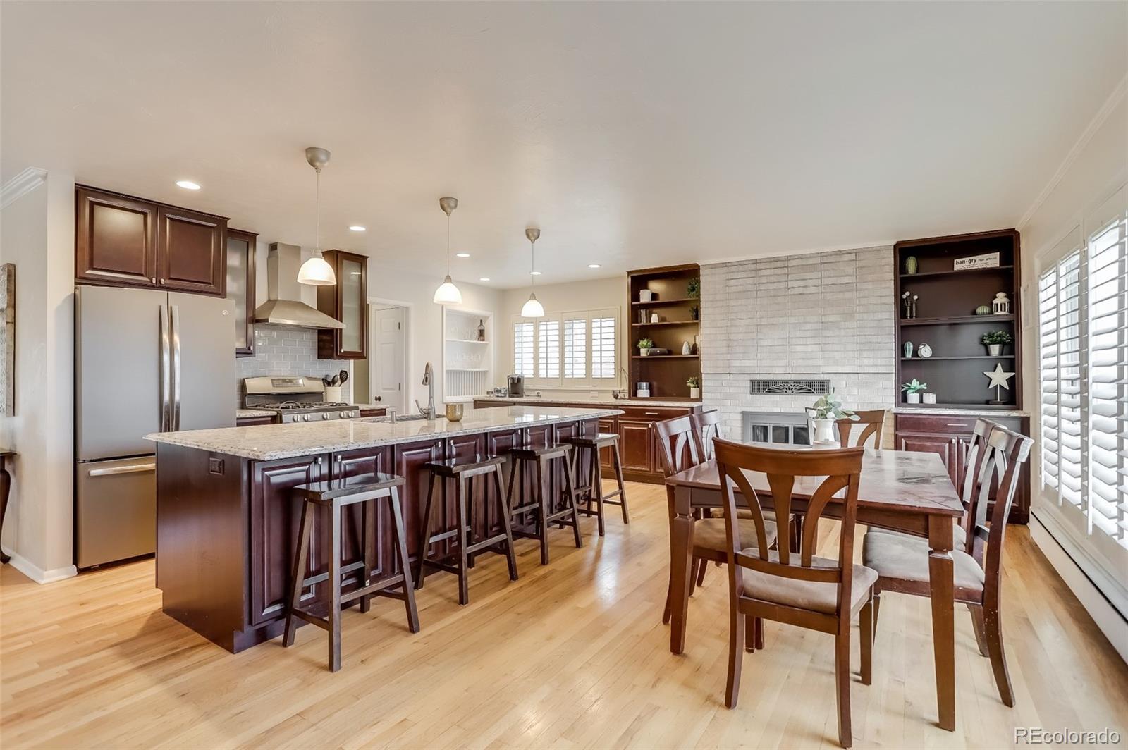 5645 E Flora Place