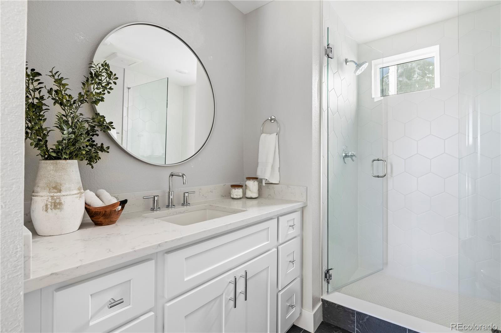 1269 Yates Street Unit: 3