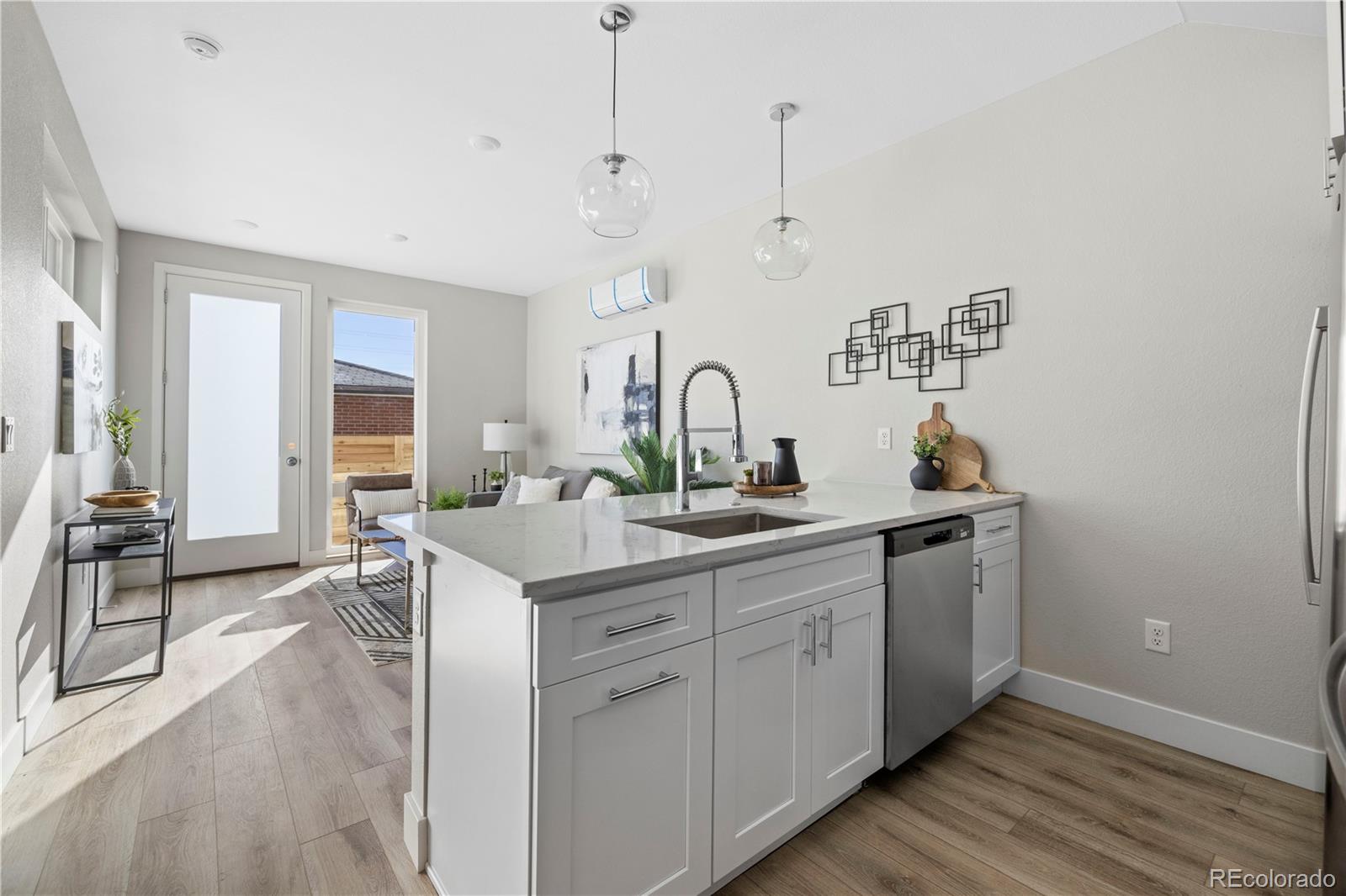 1269 Yates Street Unit: 3