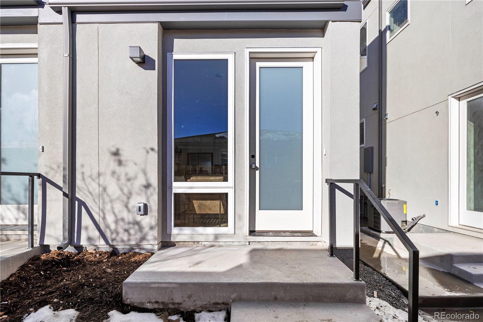 1269 Yates Street Unit: 3