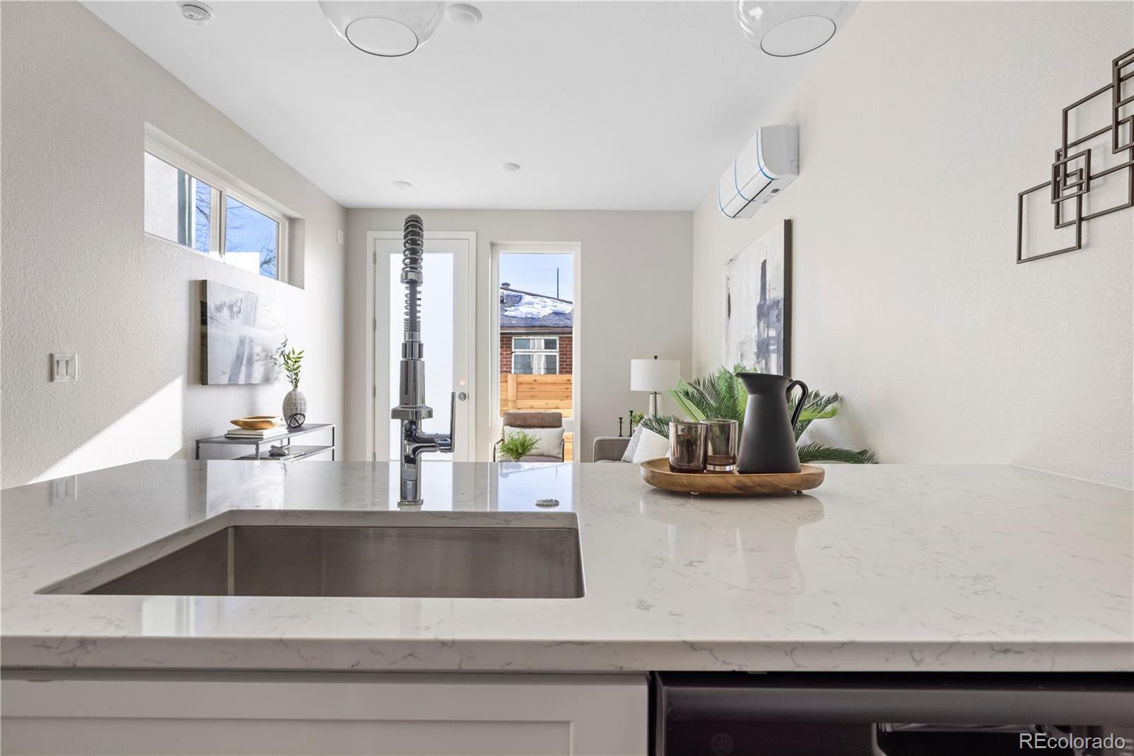 1269 Yates Street Unit: 3