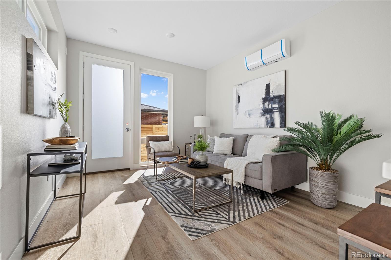1269 Yates Street Unit: 3