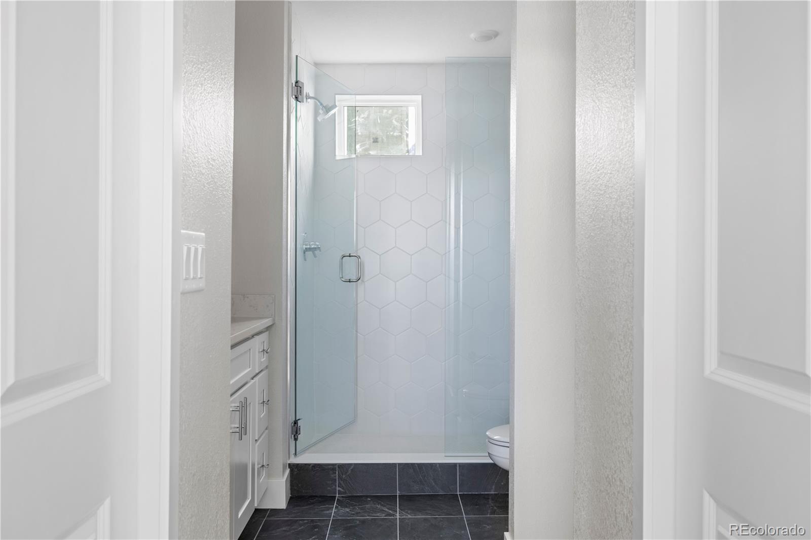 1269 Yates Street Unit: 3