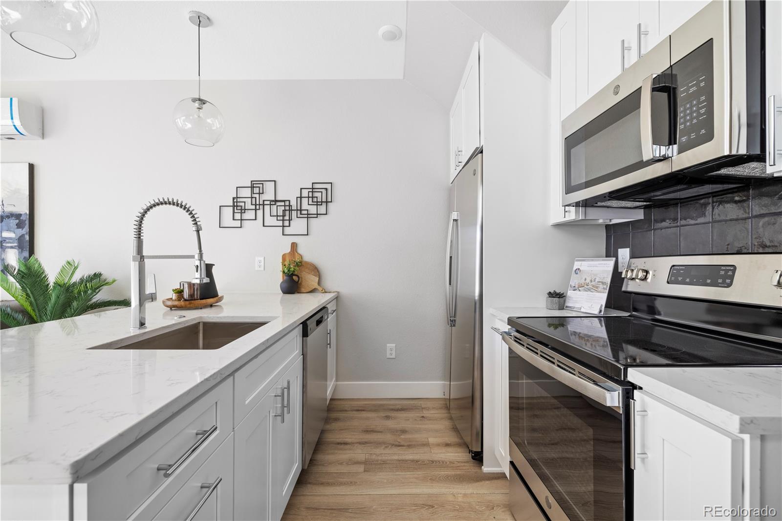 1269 Yates Street Unit: 3