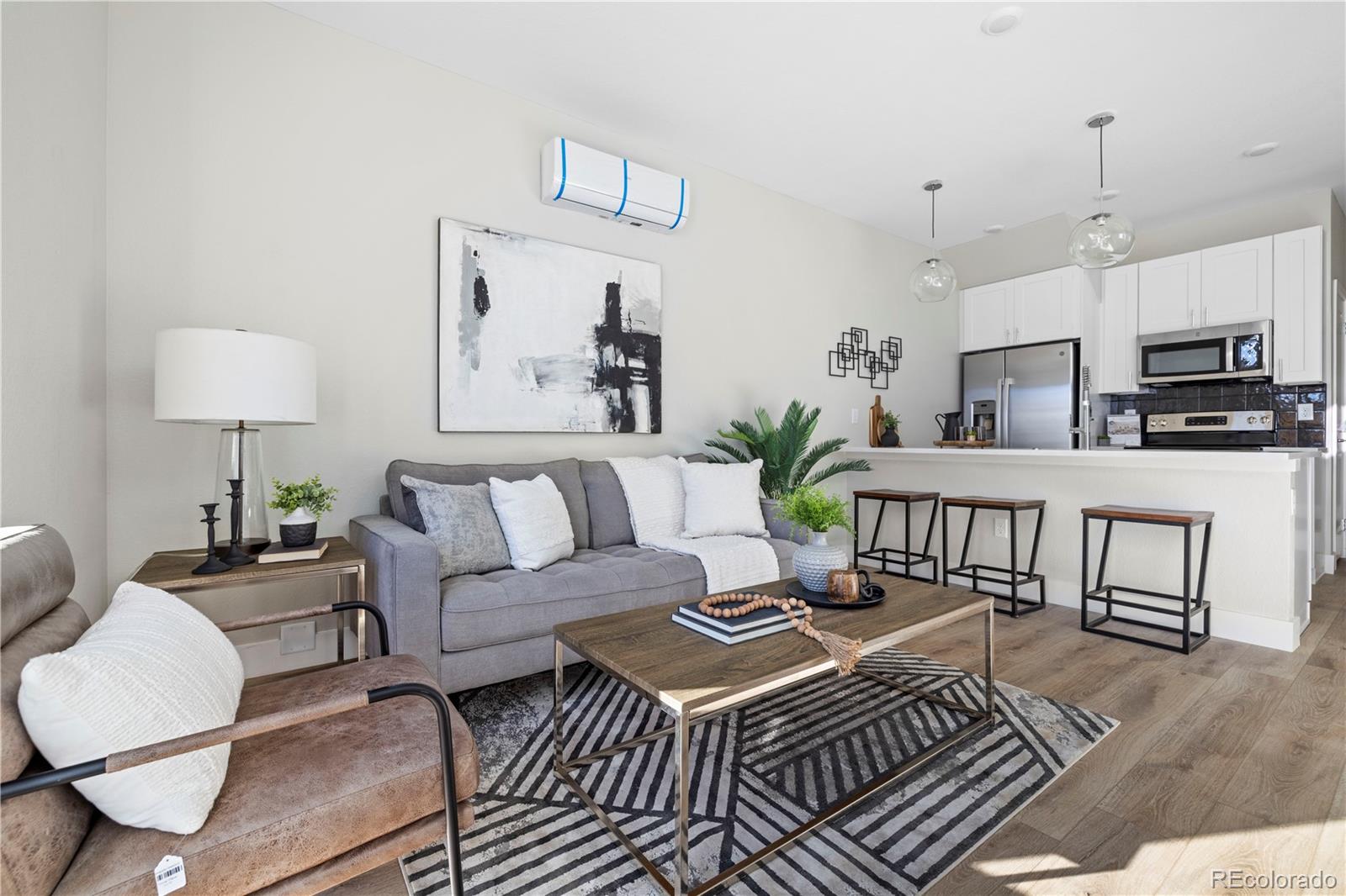 1269 Yates Street Unit: 3