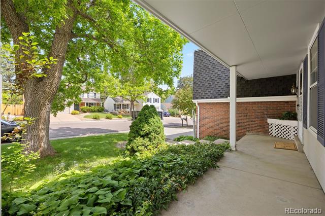 5808 E Hinsdale Place