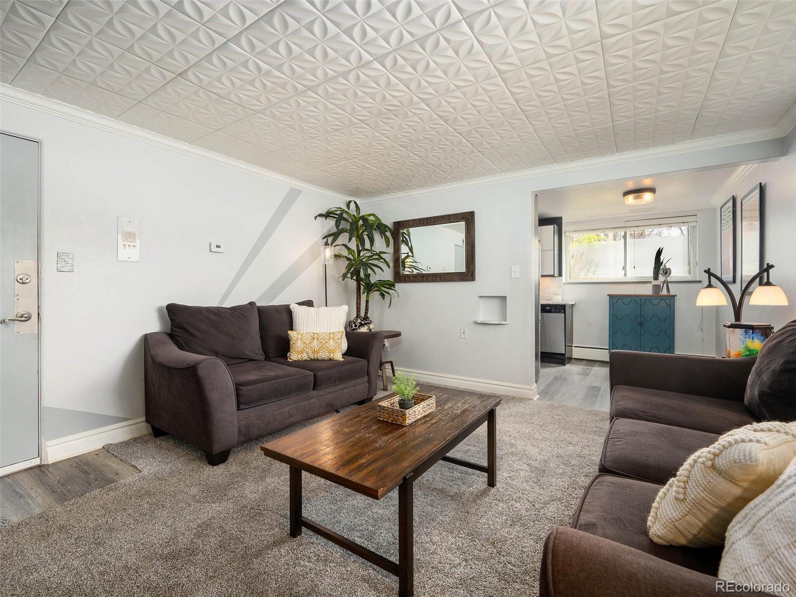 1201 Race Street Unit: 2