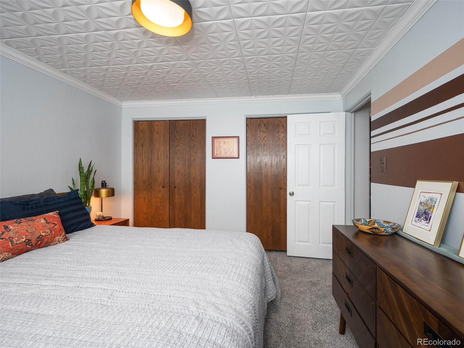 1201 Race Street Unit: 2