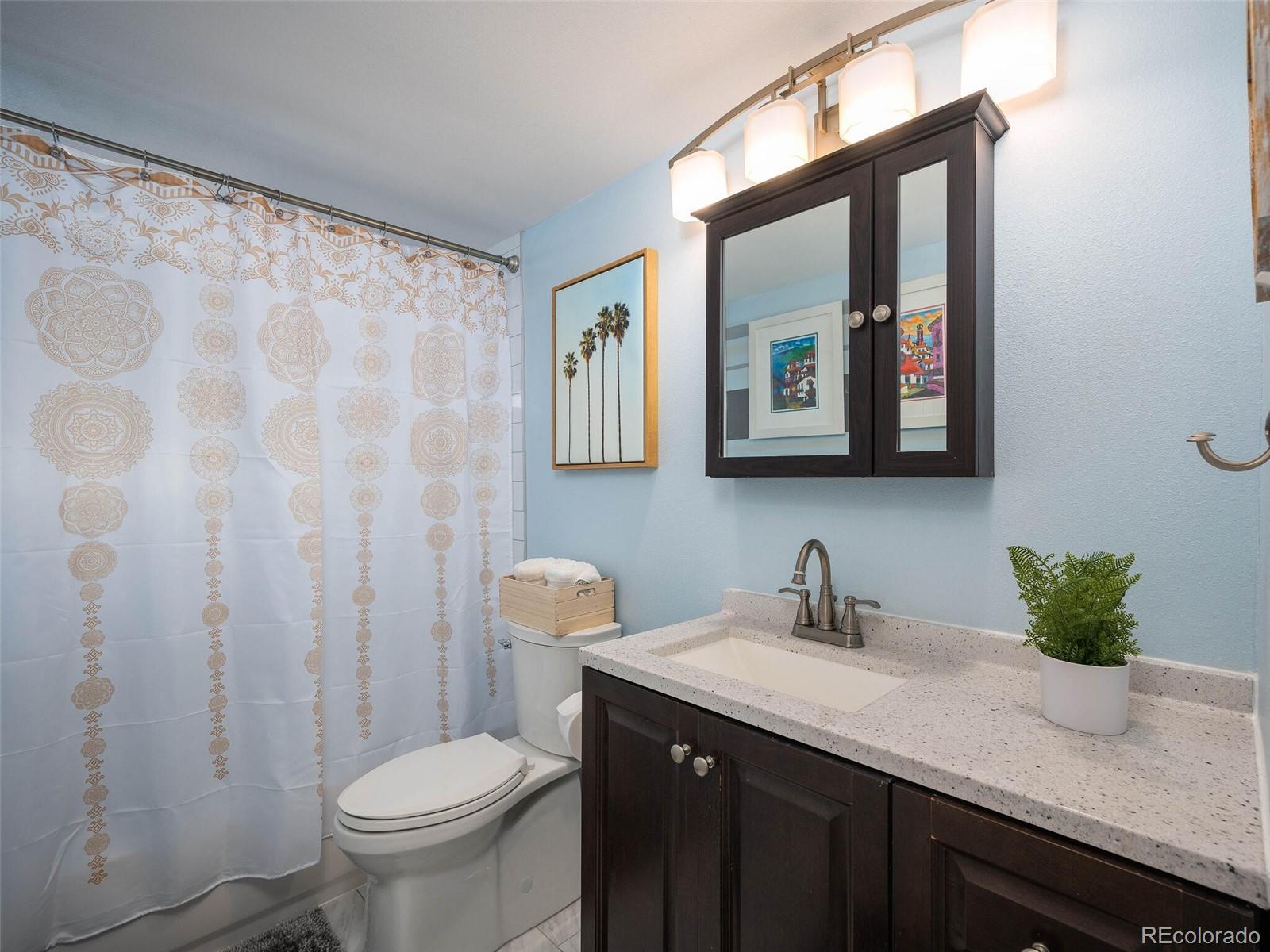 1201 Race Street Unit: 2