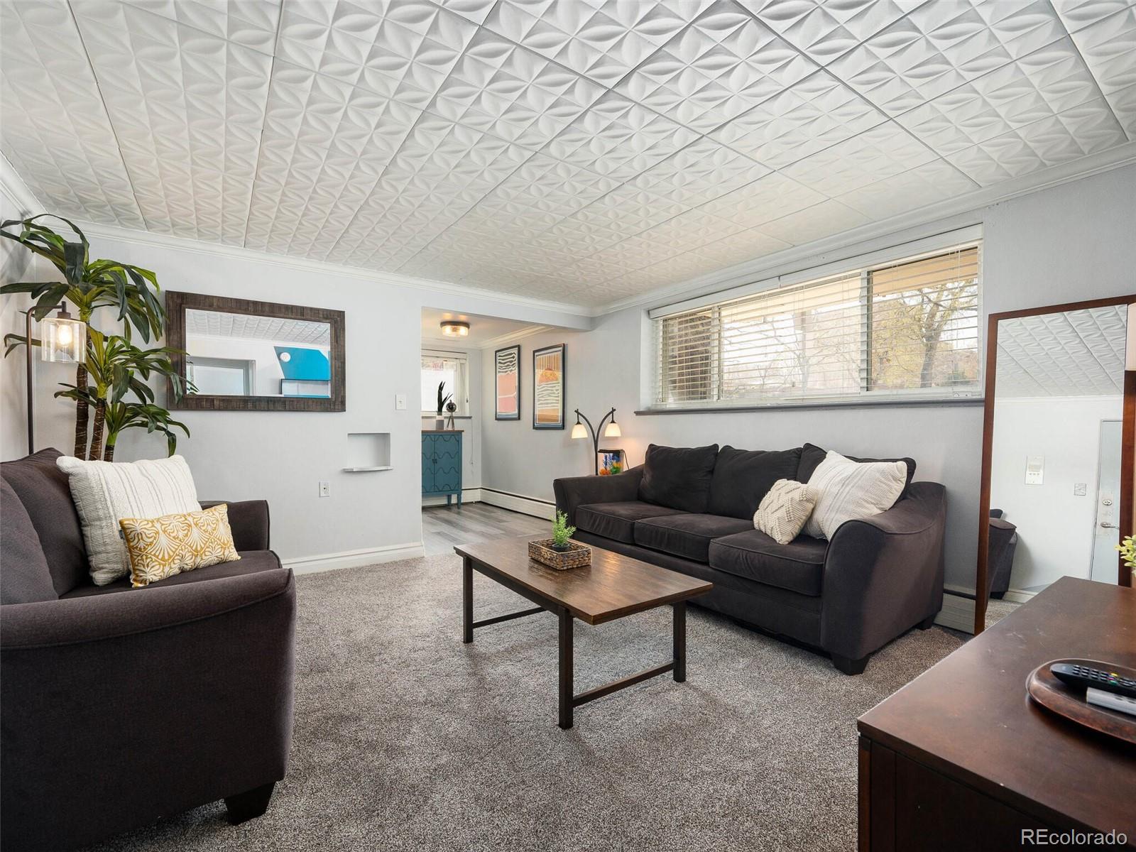 1201 Race Street Unit: 2