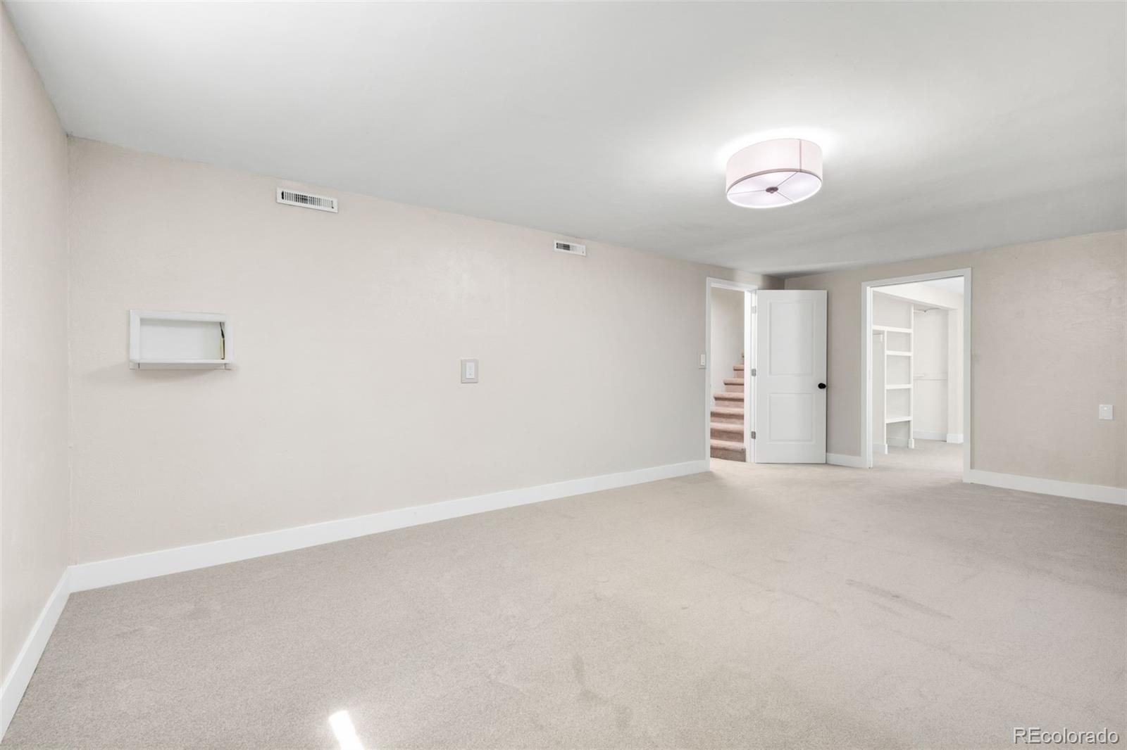 6360 Iris Way