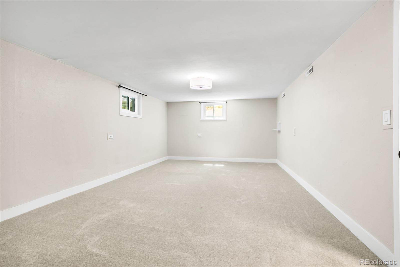 6360 Iris Way