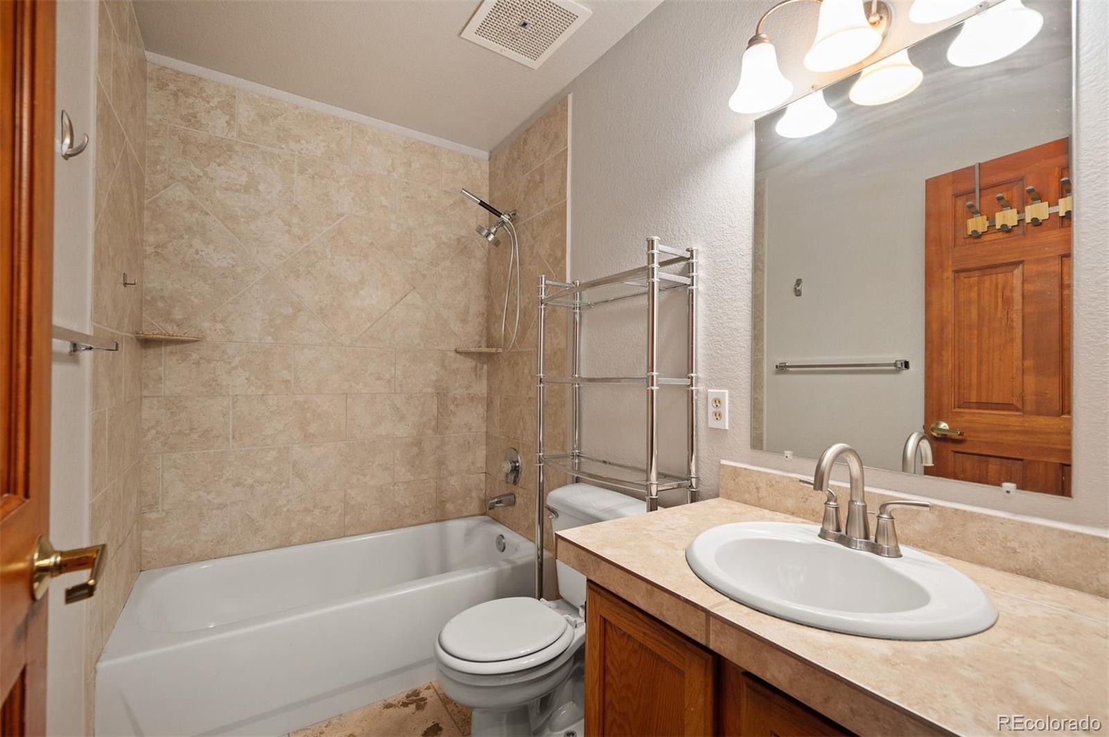3249 W Fairview Place Unit: 117