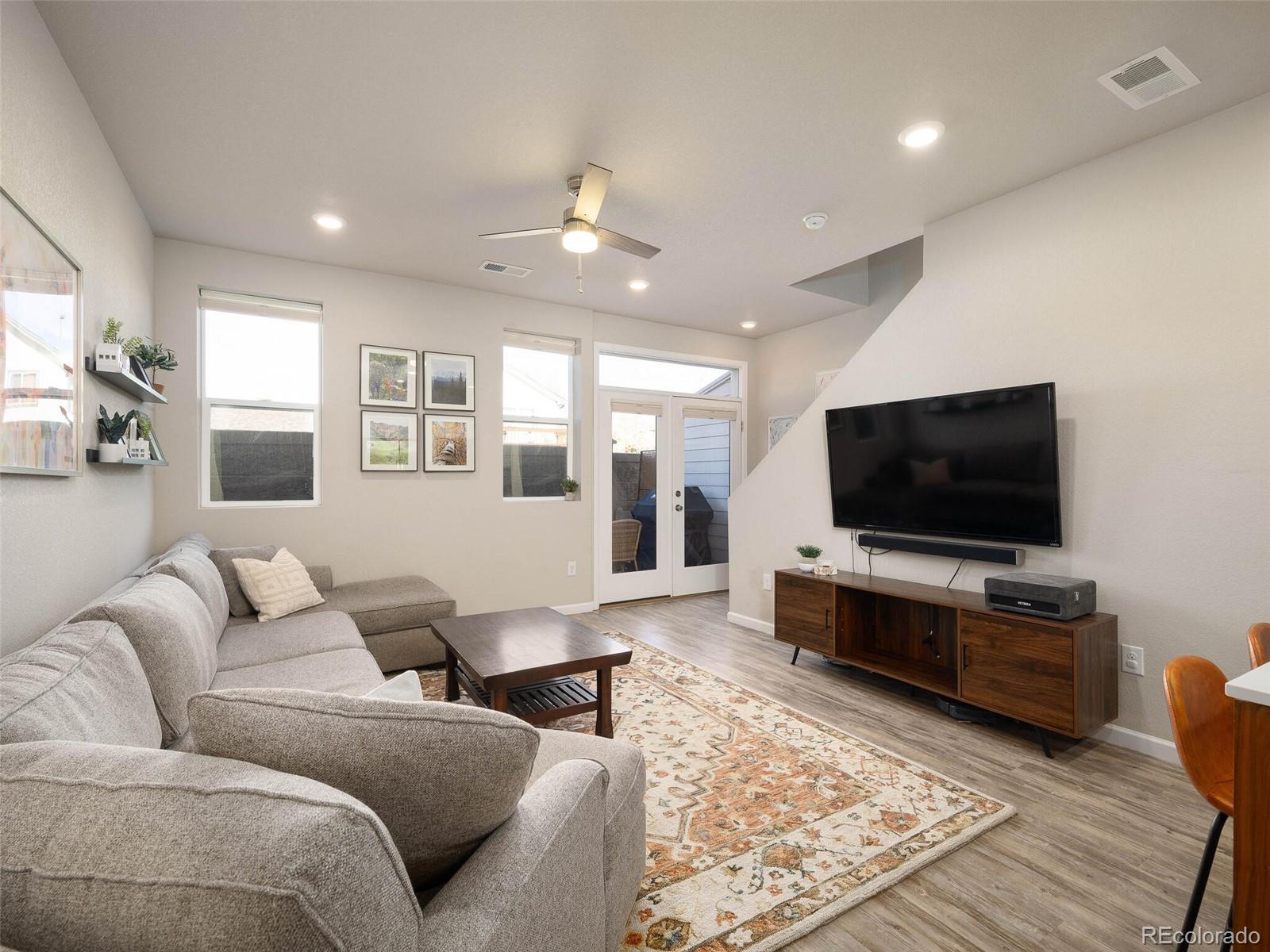1060 Oak Circle