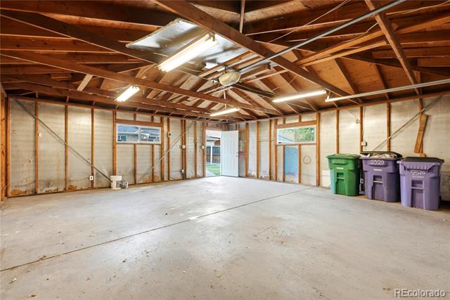 5520 E Thrill Place