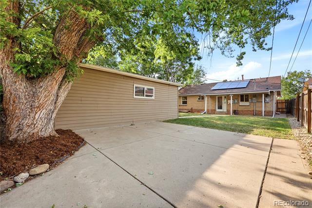 5520 E Thrill Place