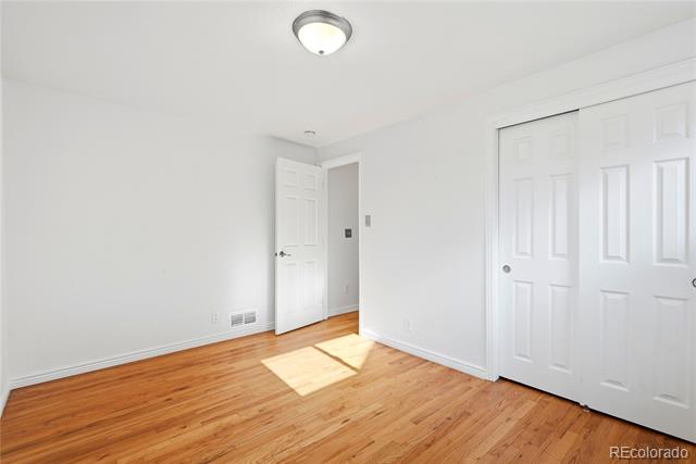 5520 E Thrill Place