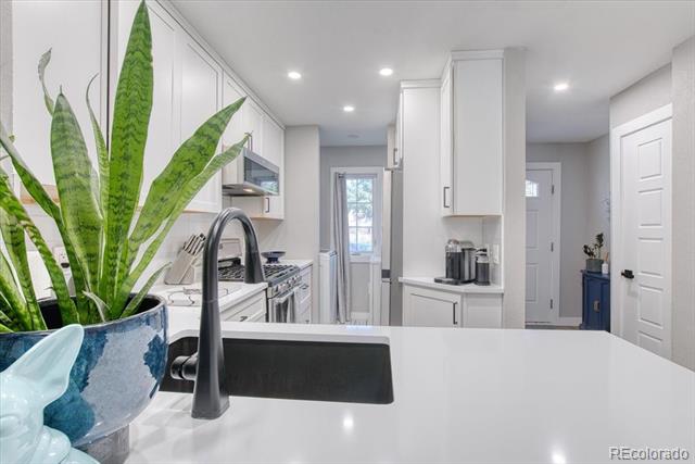1811 S Quebec Way Unit: 103