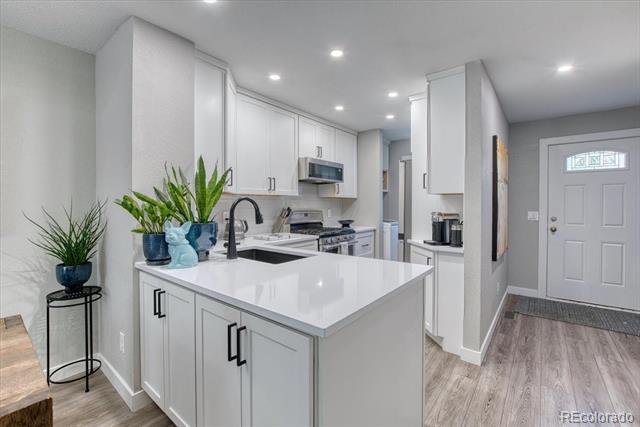 1811 S Quebec Way Unit: 103