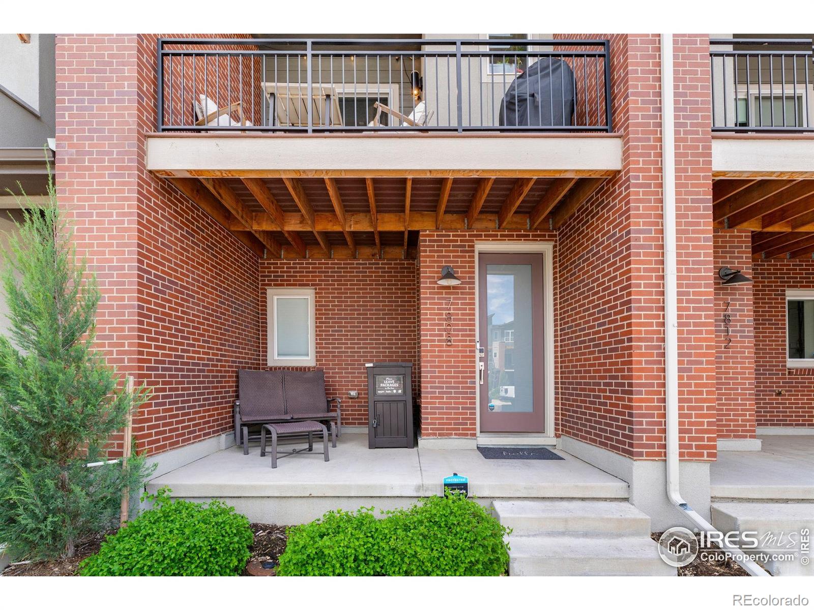 7808 W 43rd Place