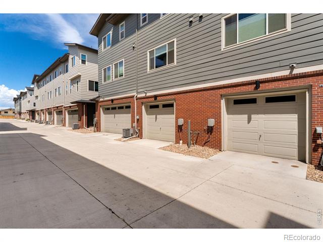 7808 W 43rd Place
