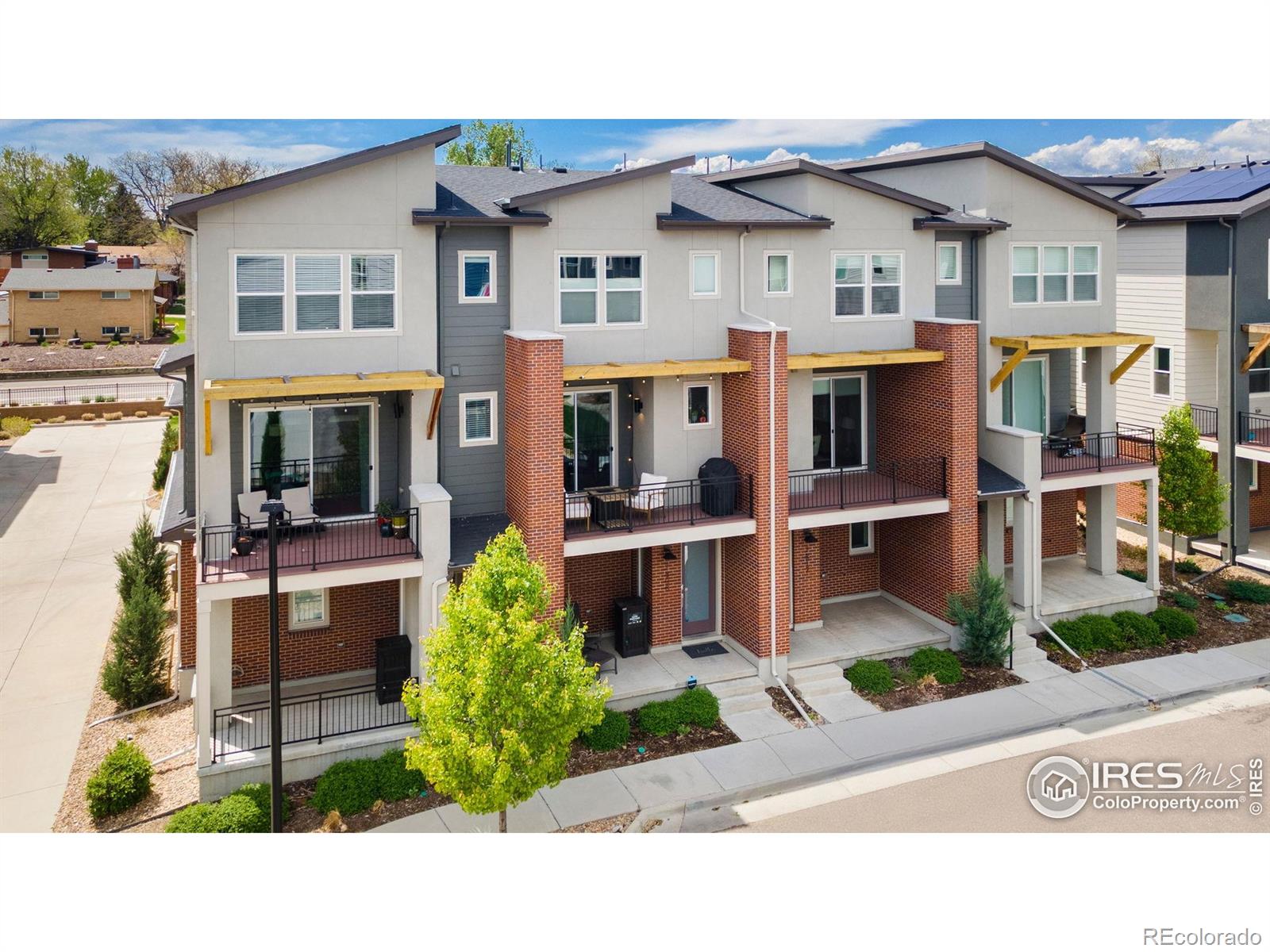7808 W 43rd Place