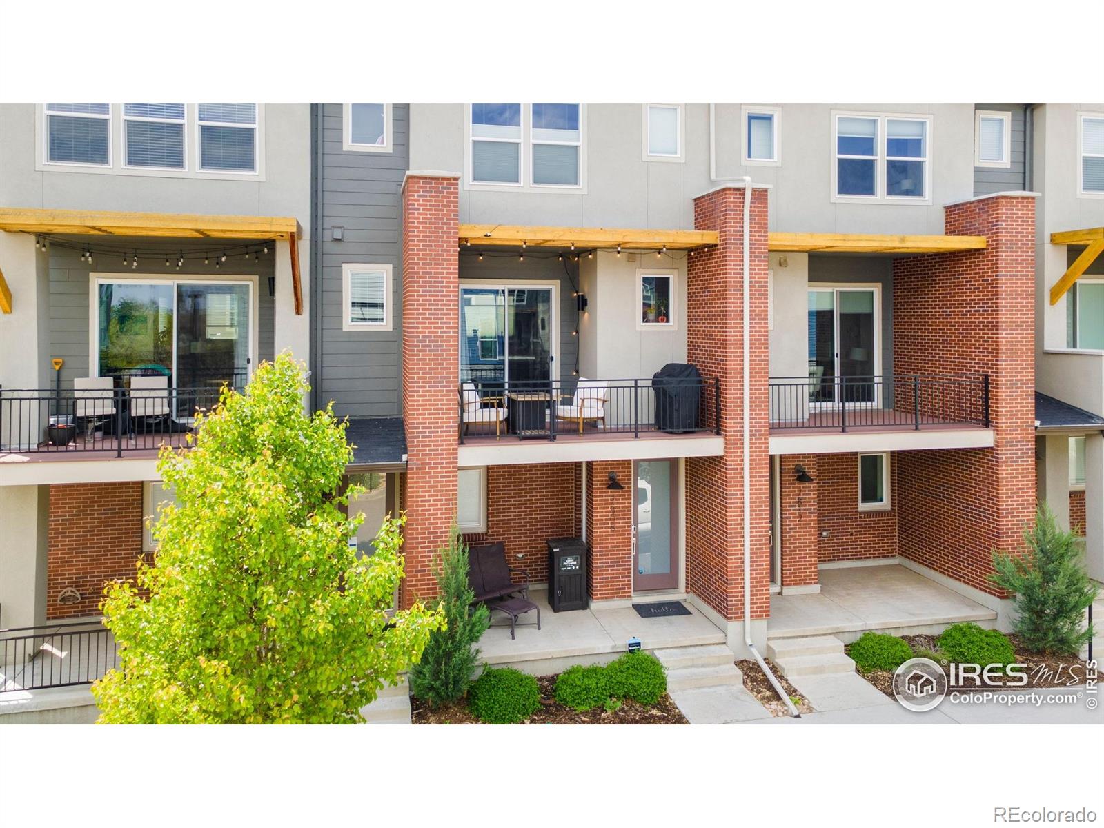 7808 W 43rd Place