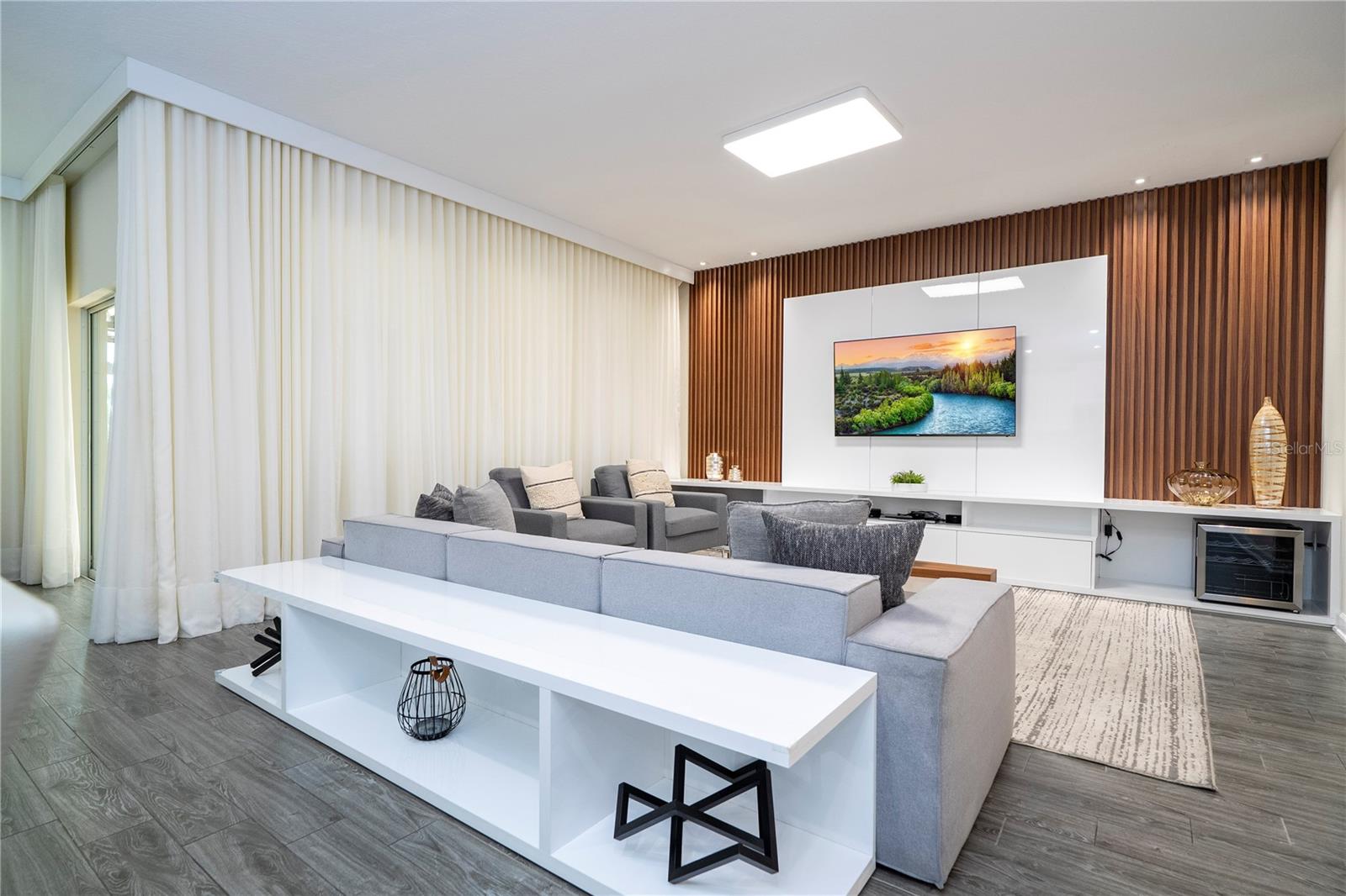 1097 TRAPPERS TRAIL LOOP