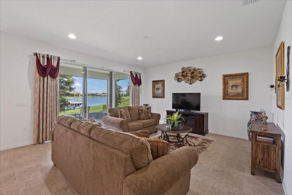 3878 CARRICK BEND DR