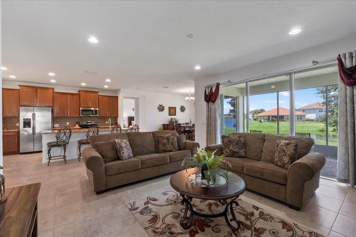 3878 CARRICK BEND DR